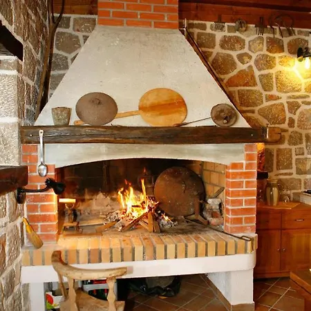 Stein House Marasovic Feriehus *